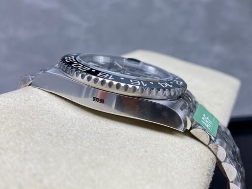 Superclone Rolex GMT-Master II 126710GRNR “Bruce Wayne” Jubilee 2024 - Image 4