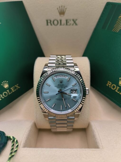 Superclone Rolex Day-Date 40 mm Ice blue Dial 228236 - Image 3