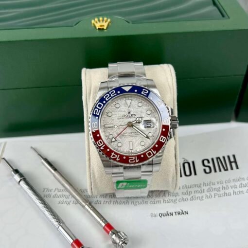 Superclone Rolex GMT-Master II Meteorite Dial 126719BLRO “Superman” - Image 2